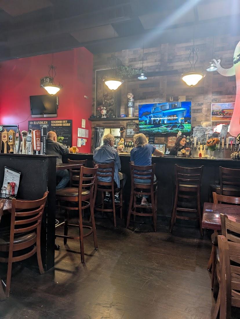 19 Handles Pub & Grill
